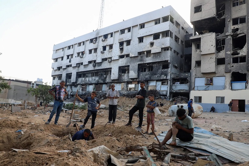 Isbitaalada Magaalada Gaza oo la burburinayo.jpg